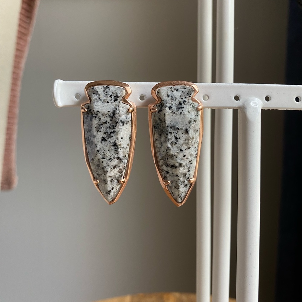 Kendra Scott Arrowhead Earrings